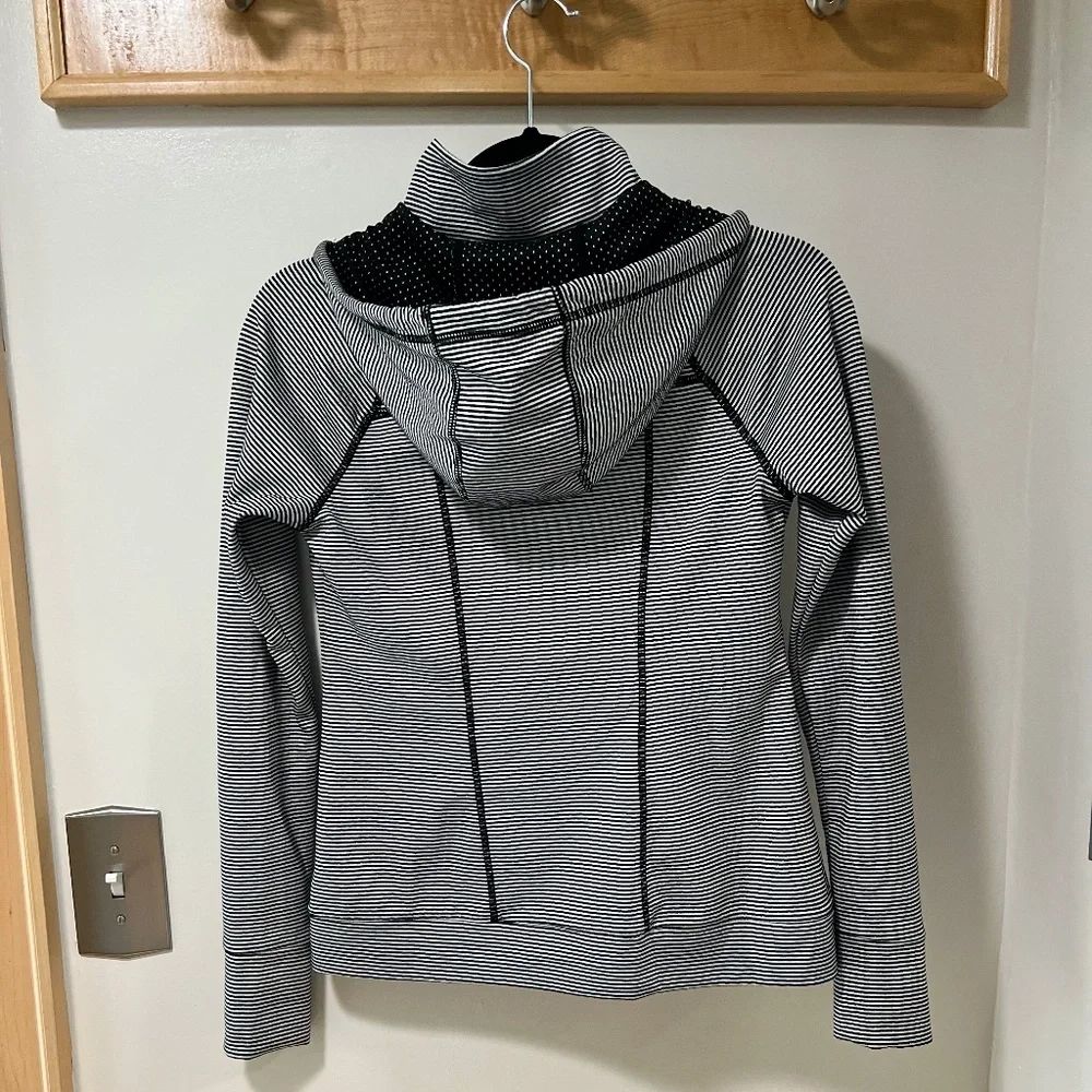 Tangerine • Women’s Collared Hoodie • Black/White Stripe • Size Small - Picture 3 of 9